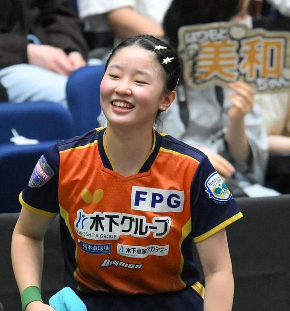 卓球選考会で快進撃準Ｖの１４歳張本美和がパリ五輪代表争い５位急浮上　伊藤美誠は７番手転落で窮地