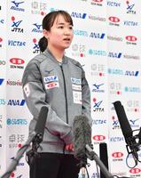 　囲み会見で意気込みを語る伊藤美誠（撮影・開出牧）