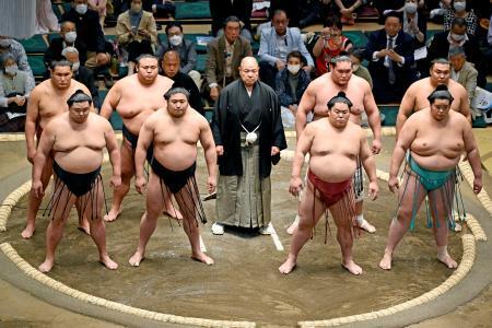 相撲協会理事長、コロナ言及せず　あいさつで「リラックスして」