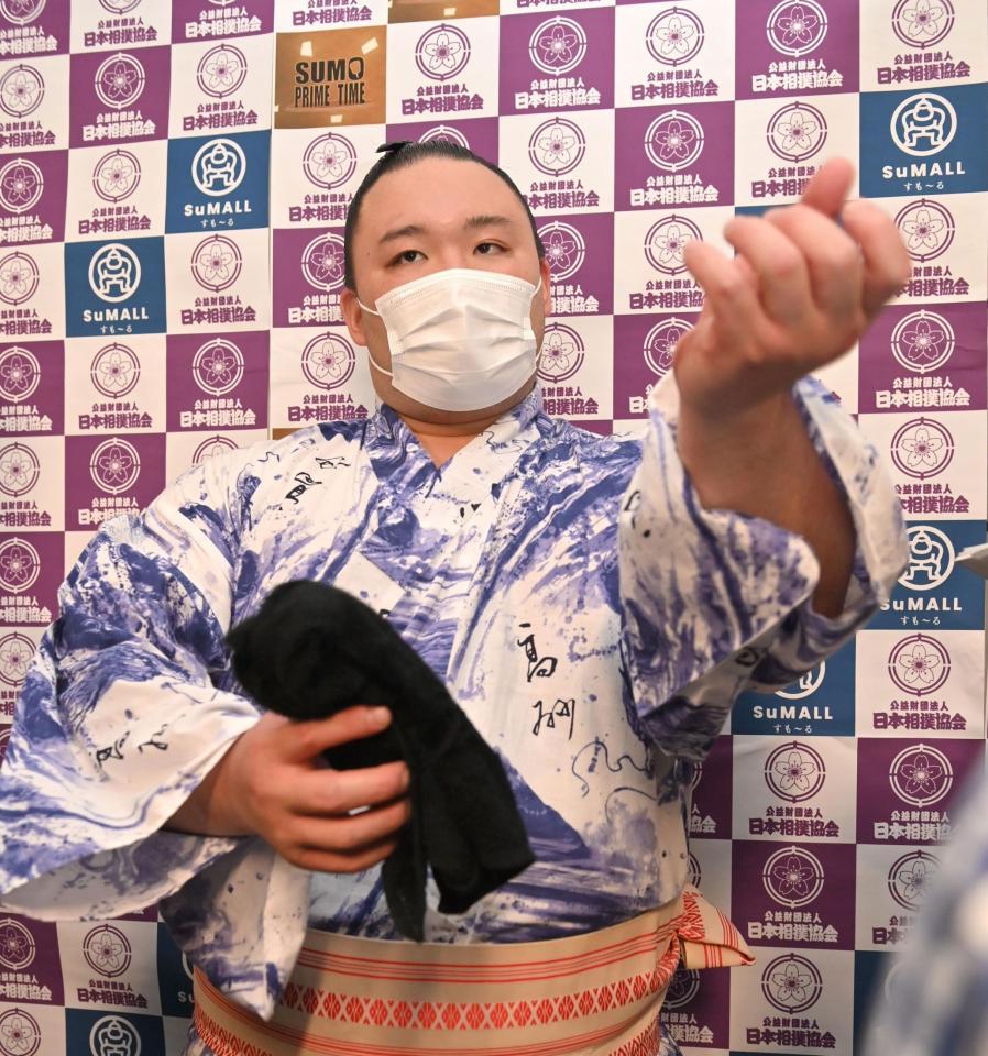 　取組の状況を話す朝乃山（撮影・西岡正）