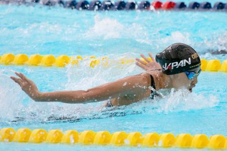 　女子４００メートル個人メドレーで優勝した成田実生のバタフライ＝バルセロナ（共同）