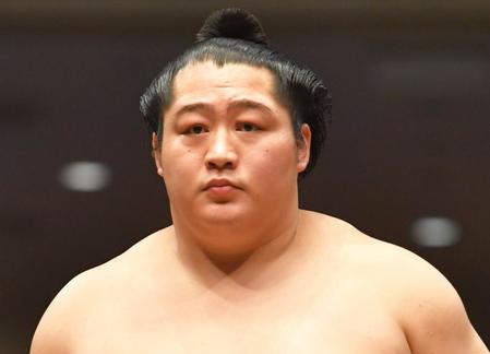 遠藤が休場　両膝痛が悪化　初日から６連敗　追手風親方「（再出場は）ちょっと厳しいと」