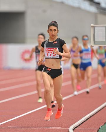 　女子１５００ｍ予選１組を１位でゴールした田中希実（撮影・中田匡峻）