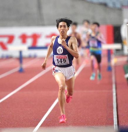 　男子３０００メートル障害で優勝した三浦龍司（撮影・中田匡峻）