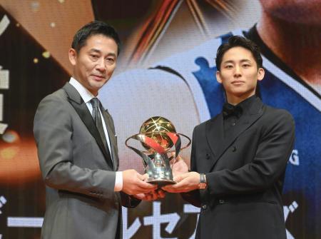 河村、MVPと新人賞ダブル受賞/スポーツ/デイリースポーツ online
