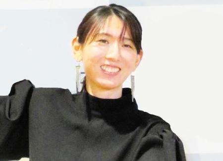 元バレー代表・江畑さん　妊娠８カ月、８頭身のドレス姿に「脚長い」「お腹大きく！」「綺麗です」