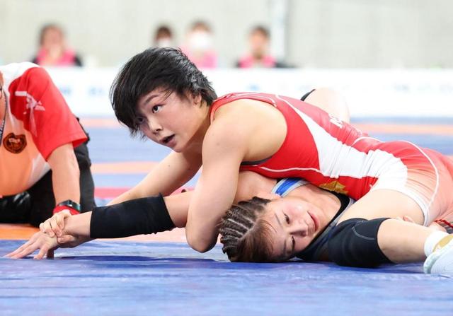 レスリング　東京五輪女王の志土地真優、パリ五輪絶望的で涙　初対戦の１９歳・藤波朱理に完敗で脱帽「相手が強かった」