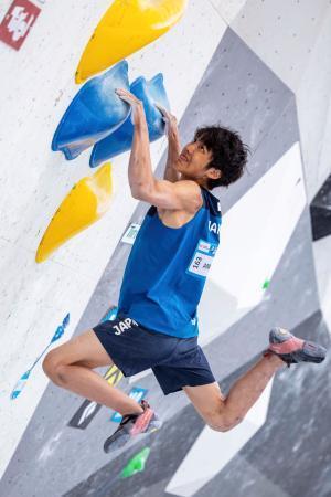 　ボルダー最終第６戦　準決勝で課題に挑む安楽宙斗＝インスブルック（Ｊａｎ　Ｖｉｒｔ／ＩＦＳＣ提供・共同）