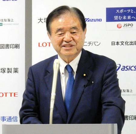 　日本スポーツ協会の会長に就任し、会見した遠藤利明氏