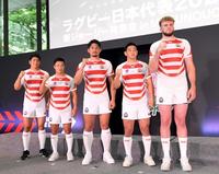 ラグビー日本代表 W杯へ新ジャージー発表 赤白ストライプは継続 姫野