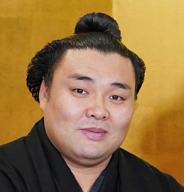 新大関霧島が休場　初日からは武双山以来23年ぶり　背中の痛みが悪化