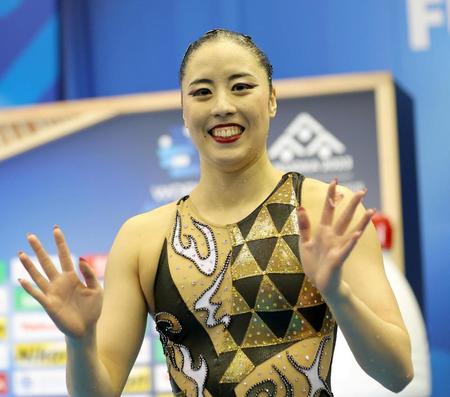 女子ソロＦＲ予選　演技を終え笑顔を見せる乾友紀子。トップで決勝に進出した