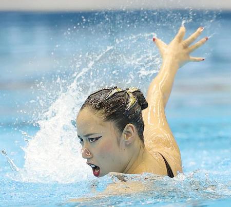 女子ソロＦＲ予選　演技する乾友紀子。トップで決勝に進出した