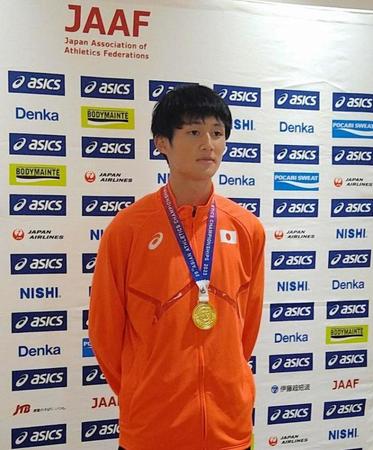 陸上男子200m新鋭・鵜沢飛羽、アジア選手権自己ベストVから帰国 レース前“恒例ポーズ”今回はかめはめ波も「家族に不評」