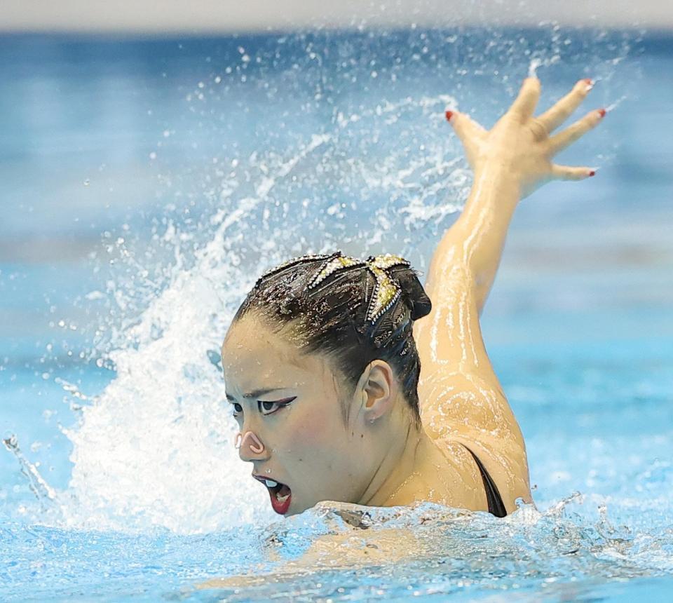 女子ソロＦＲ予選　演技する乾友紀子。トップで決勝に進出した