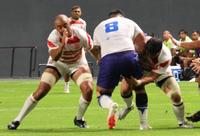 　前半３０分、リーチ（左端）のタックルの際、左肩が相手の頭部を直撃