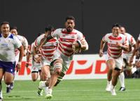 　初キャップで先制トライをあげるなど活躍したＦＷファカタバの突進