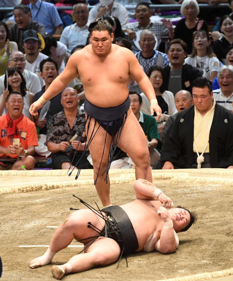 伯桜鵬「悔しいです」大偉業目前で夢散 109年ぶり新入幕＆31年
