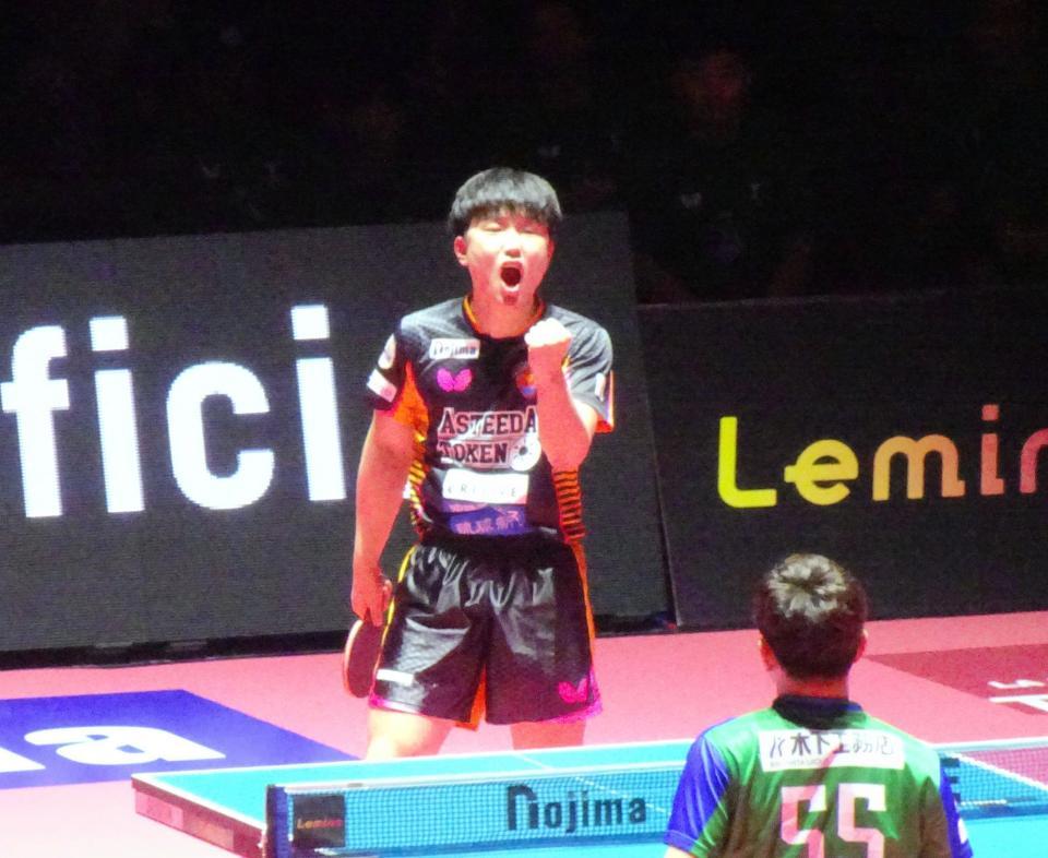 　Ｔリーグ開幕戦で２勝を挙げ、琉球を勝利に導いた張本智和