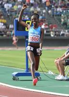 　女子１５００メートル決勝で大会記録で優勝したカリバ・カロライン（撮影・中島達哉）