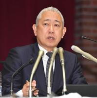 　会見する日大・澤田康広副学長