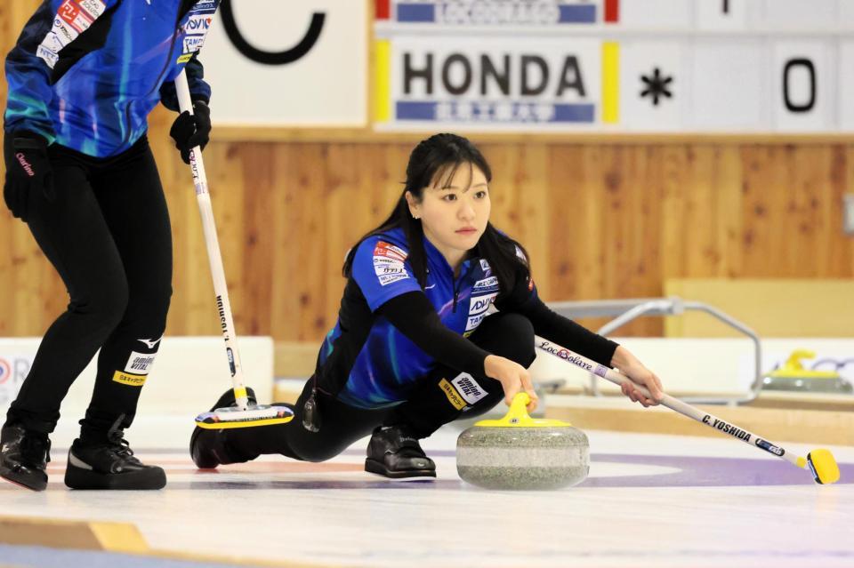 　石を投じる吉田知那美