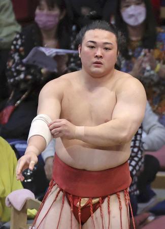 炎鵬は今場所も全休へ　「どこまで落ちても戻りたい」