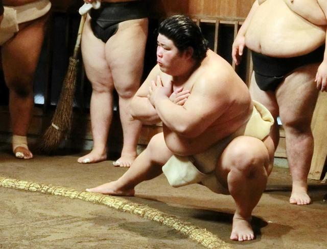 伯桜鵬　秋場所ピンチか？　左肩は「あまり状態よくない」　回復に全力注ぐ「やれることやる」