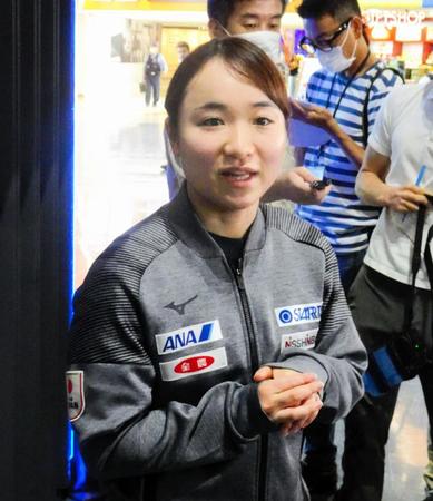 　アジア選手権への出発前に取材に応じた伊藤美誠