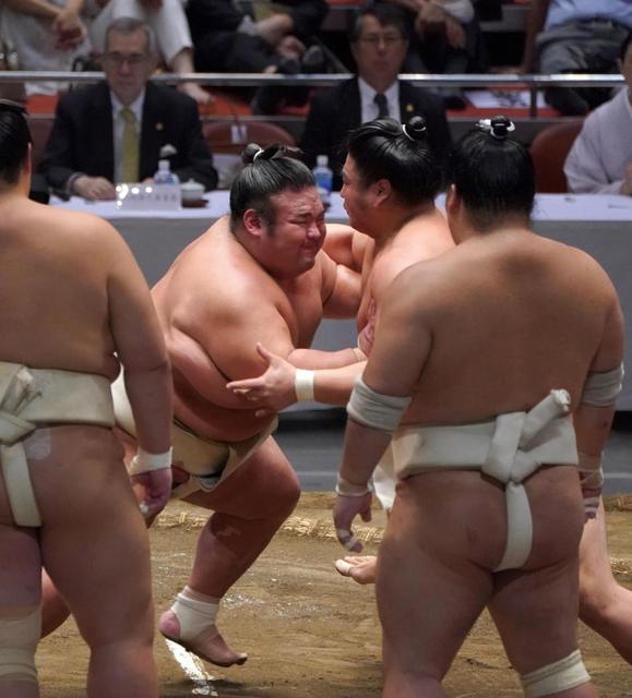 かど番の貴景勝が復調気配　大関＆関脇４人に６勝６敗　負傷の膝は「全然大丈夫。１００％戦いに集中できる」　横審稽古総見