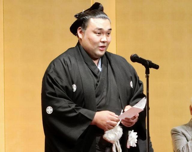 大関霧島「夢みたい」昇進披露祝賀会に約７００人出席　八角理事長「１年以内に横綱に上がるように激励しました」と祝辞