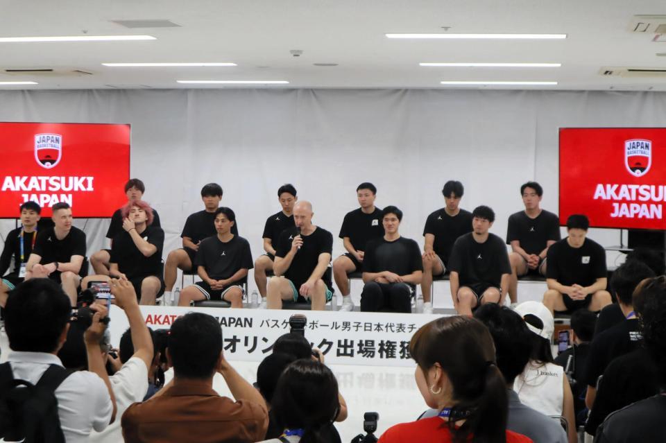 　一夜会見に出席した日本代表