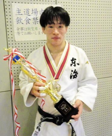 　男子６６キロ級で全日本ジュニア王者に輝いた東海大２年の福田大和