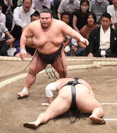 貴景勝　幕内５００回目出場、かど番脱出へ上々３連勝　２年半ぶりＶＳ朝乃山で貫禄はたき込み