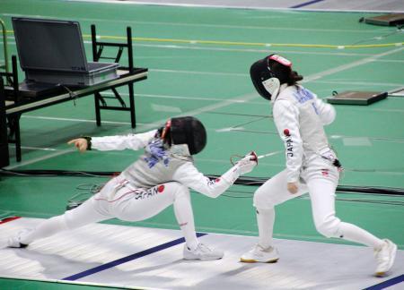 東晟、上野ら準決勝進出　全日本フェンシング第１日