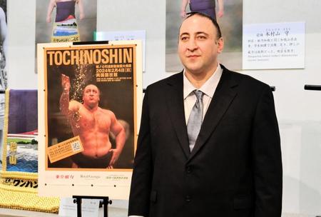 　引退相撲をＰＲする元大関栃ノ心のレヴァニ・ゴルガゼ氏