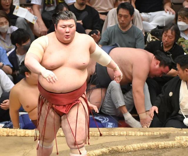 熱海富士、高安が１敗キープ！首位争い並走　２敗も剣翔のみに　大関陣はかど番貴景勝、霧島が６勝目　豊昇龍は３連敗で６敗目