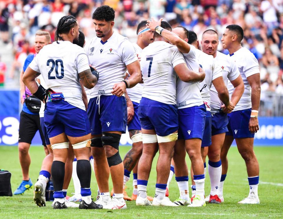 　チリに勝利し、喜ぶサモアの選手たち（ゲッティ＝共同）