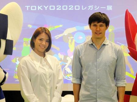 　「ＴＯＫＹＯ２０２０レガシー展」のトークイベントで共演した柔道の阿部詩（左）とパラ競泳の木村敬一