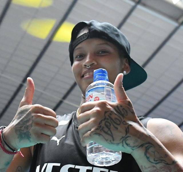 女子バレー 五輪出場を決めたトルコ代表のエース・バルガスにファン