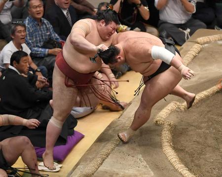 Ｖ王手の熱海富士、元大関・朝乃山に敗れて優勝決定戦へ　４敗で並ぶ