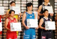 　Ｂリーグの開幕前会見に臨んだ富樫勇樹（左端）、河村勇輝（右端）