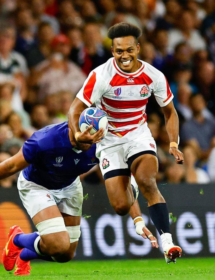 　後半、攻め込む松島（共同）