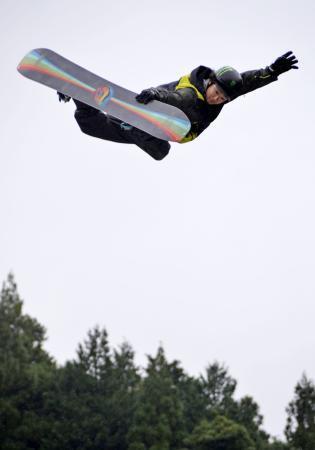 長谷川「Ｗ杯は全部勝ちたい」　スノボＢＡ世界王者が決意