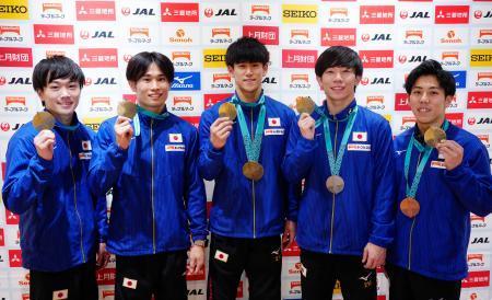 橋本らが世界体操から帰国　五輪出場権獲得の女子も