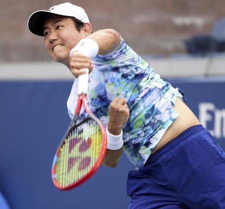 男子テニス、西岡良仁は４４位　世界ランキング