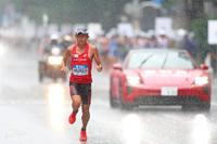 　９キロ付近を力走する川内優輝（代表撮影）＝１５日