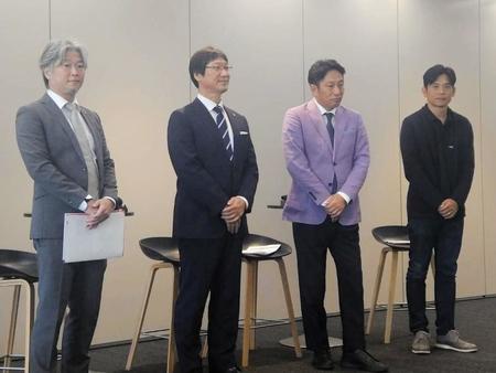 　トークショーに出席した（右から２番目の）青学大の原晋監督