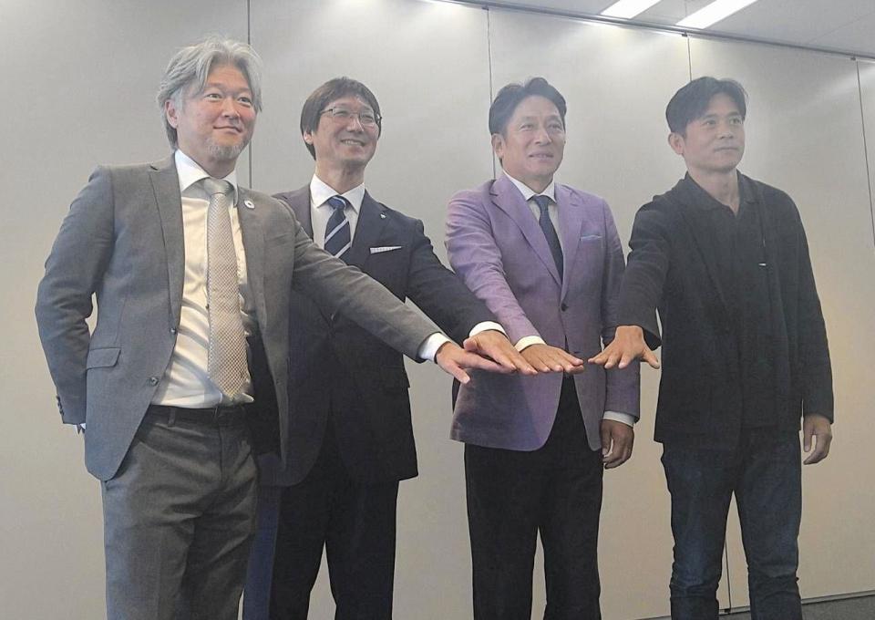 　トークショーに出席した（右から２番目の）青学大の原晋監督