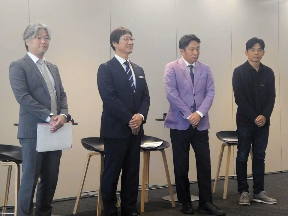 　トークショーに出席した（右から２番目の）青学大の原晋監督